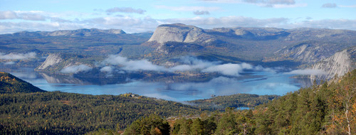 Fra oppstigningen til Fagerliheii - sett mot Nissevann og Hægefjell.