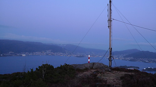 Storevarden mot Bergen med en av flere master