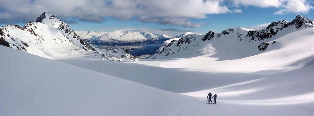 On the broad and spacious glacier (not sure whether this was now Strupsbreen or Koppangsbreen, or a bit of both)