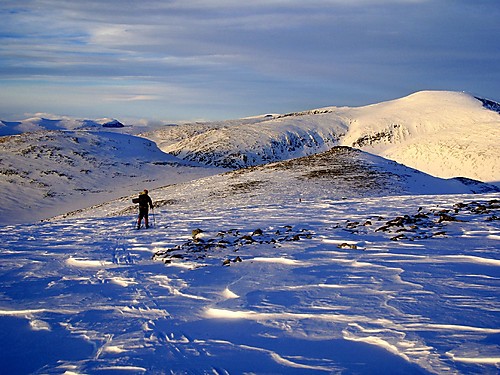 Mot den mer alpine sekundærtoppen Nordøst for Spiterhøe.