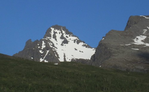 Lauparen zoomet inn fra vest.