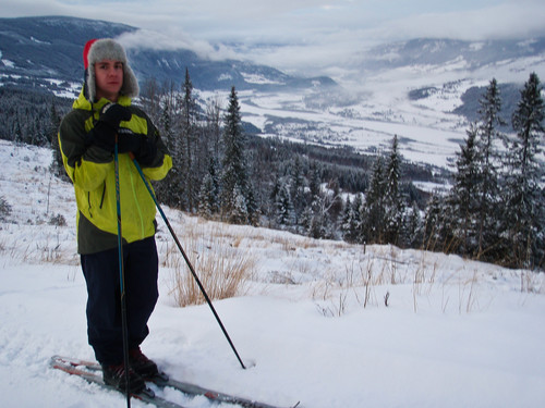 På vei oppover fra Plassen mot Stulen. Hundorp ses der nede i Gudbrandsdalen.