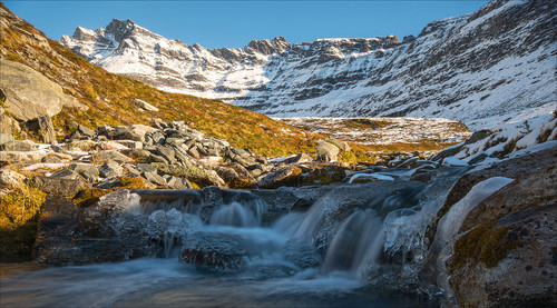 Ved Fossa med Trollamassivet i bakgrunnen