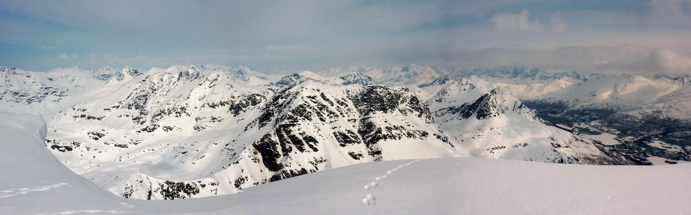 Panorama from Blåtinden's summit, looking northwards