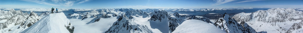 Panoramabilde fra toppen av Store Lenangstinden.