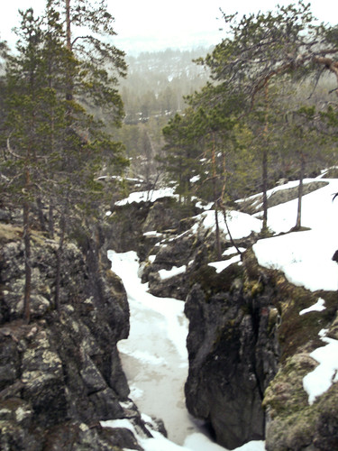 Stilige gjel ved Øvre Divifoss.