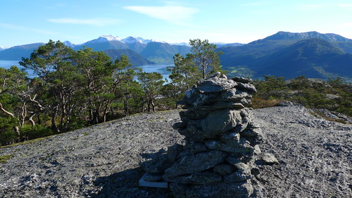 Utsikt fra Vardhaugen mot Rosendalsalpene