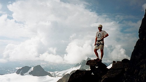 På Hjørnet ved Storen 1/8 1995. Ole Berge Drægni tok dette bildet.