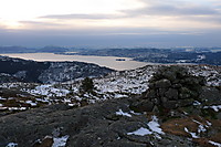 Fra Nordgardsfjellet mot sør. Byfjorden og Lyderhorn i bakgrunnen.