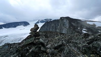 Fra Svartholshøe sørover mot Trollstein-Rundhøe. Grotbrean og Austre Glittertindoksle mot venstre