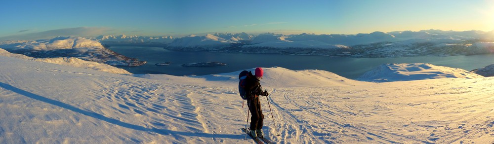 Panorama from somewhere between Glimfjellet and Nordfjellet.