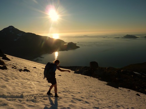 På veien ned fra Ramnfjellet i deilig kveldssol