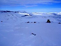 Mot Bitihorn og Skaget helt i høyre bildekant.