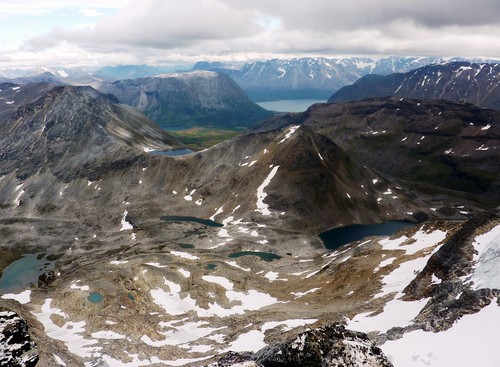 The view with a lot of 'wow factor' from Hamperokken - here looks toward the Lyngen Alps (background) with Lavangstinden and Tepphaugdaltinden (left) in front