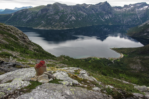 Her slutter stien. Reinviktinden, en annen pf1000-topp ses bak til høyre.