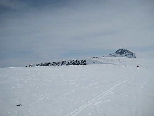 På vei mot Nautgardsoksle, Nautgardstinden i bakgrunnen