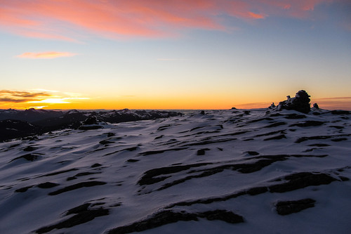 Kjipt å finne ut at hodelykta ikke virket da mørket senket seg over fjellet og det var en snau mil tilbake til bilen...