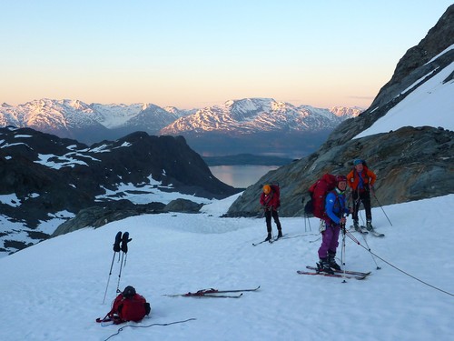 Endelig på Koppangsbreen og her gikk vi i taulag