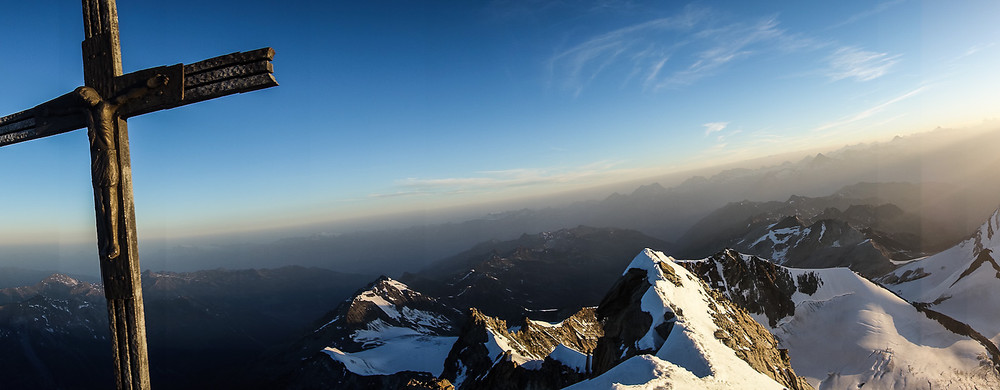 Krusifikset på toppen av Weisshorn.