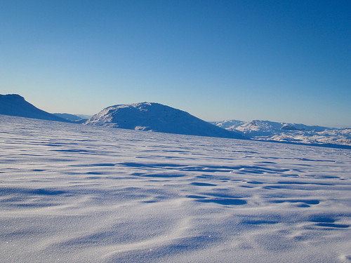 Ramnabergnuten (1731) er også en populær topp i dette området.