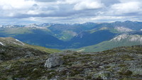 Utsikt fra Vardafjellet ØNØ mot Ljosno og Brandsetdalen. Stalheim i bakgrunnen.