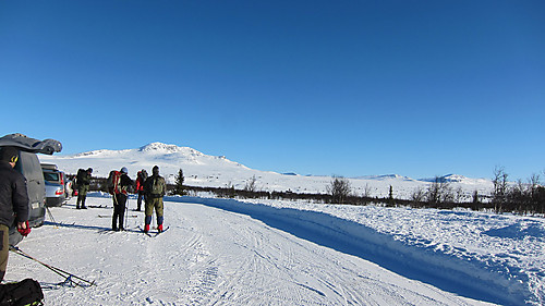 Skaget ligger der oppe og venter på oss..:) Bildet er tatt fra vinterparkeringen et par kilometer etter Yddin fjellstue.