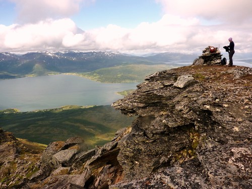 Siv on the summit of Bakaromntinden