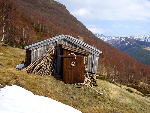 Leiksæter ligger idyllisk til på 900 moh ovenfor Sulheim.