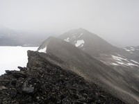 Snøværet er i ferd med å drive inn på vei mot Hinnotefjellet.