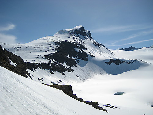 Store Smørstabbtind fra turen oppover. Leirbreen til høyre.