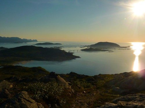 Herlig kveld med utsikt over havet og øyer