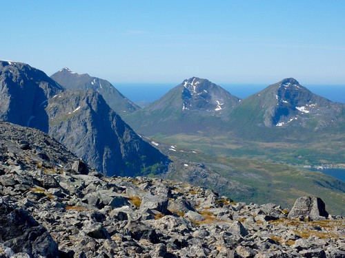 Close-up bilde av ryggen på Ramnafjellet.