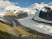 Skuer mot Grenxgletscher og Liskamm fra stien mot Monte Rosa-Hütte fra Rotenboden.