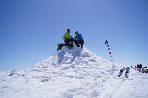 Meg og Torjus på toppen av Loftet 2170 moh 