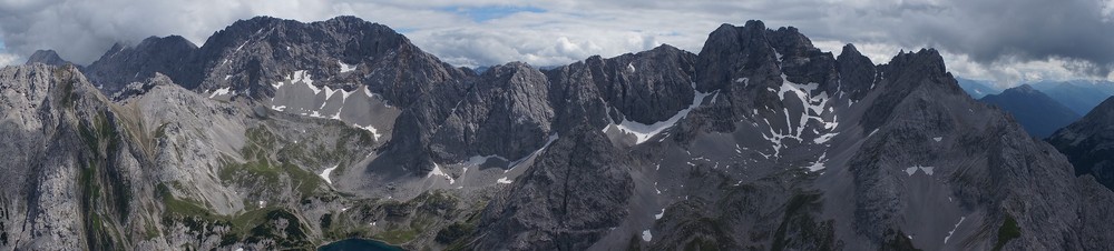 Panorama mot sør og øst fra Sonnenspitze.