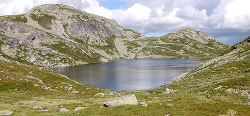 Røysdalsnuten sett fra vest, der stien kommer opp fra Åstaul.