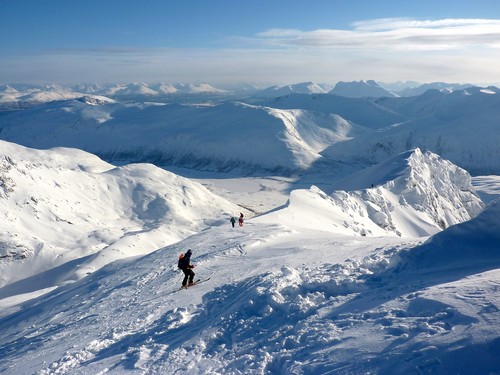 Isete steder på toppen gjorde til at begynnelsen av nedkjøringen var ikke flott for de som sto på ski.