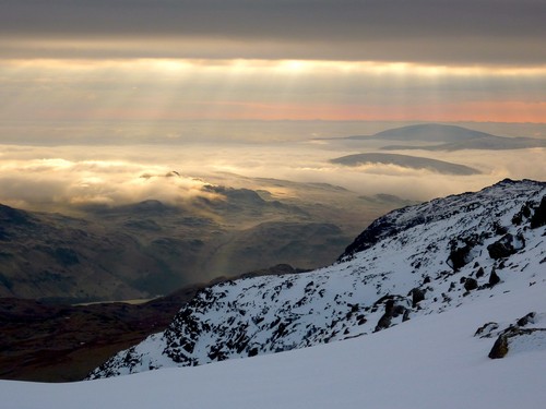 Gorgeous lighting over the west coast with low level fog covering the valley bottom