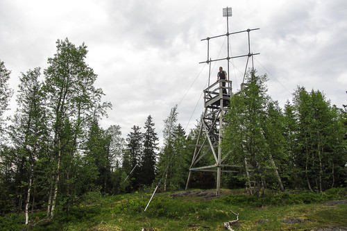 Øyvind i tårnet på Glomsrudkollen.