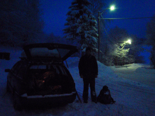 Tilbake ved bilen etter en flott dag tross bomtur.