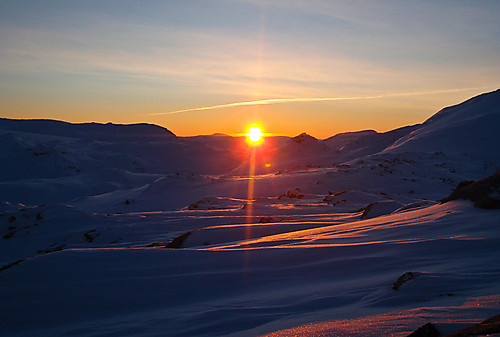 Soloppgang like sørøst for Nummestolane.