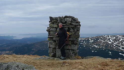 Astrid ved varden 775 moh lengst SV på Hausdalshorga