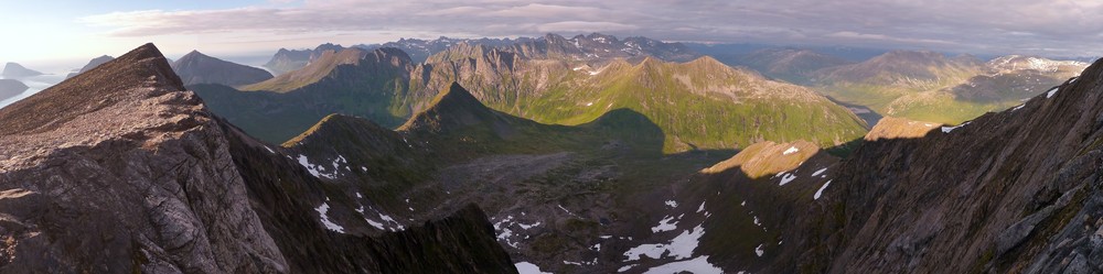 We get rewarded for our patience with the bugs by a vast expanse of peaks at the top