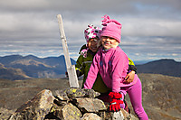 Fornøyde topptroll på Fossebrea (Blåbergi).