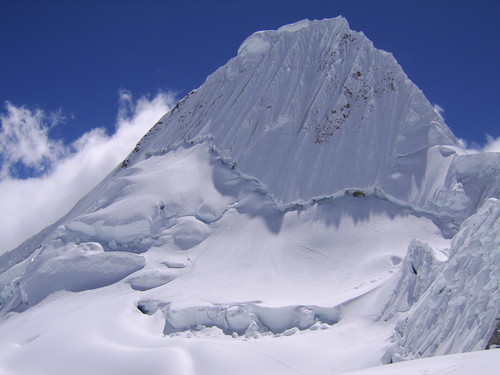 A super-impressive mountain, admired from a distance