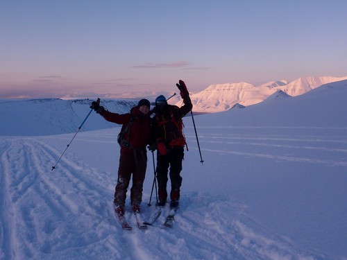 Two happy girls. Karo and Kine on a great ski trip!