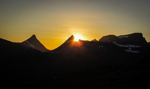 Solnedgang bak Piggtinden.