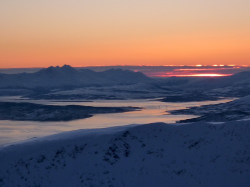 Sun finally disappears over Straumsfjorden