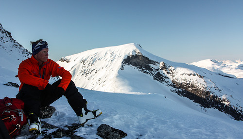 Sondre med Storskredfjellet i bakgrunnen.