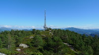 Toppen med telemast sett fra vest